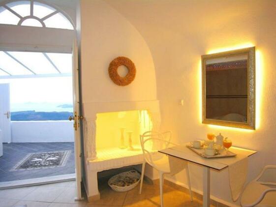 Aeolos Villas Santorini - Photo2