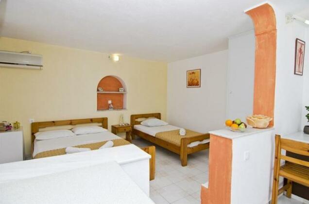 Agapi Villa Santorini - Photo4
