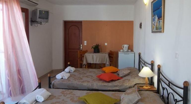 Agapi Villa Santorini - Photo5