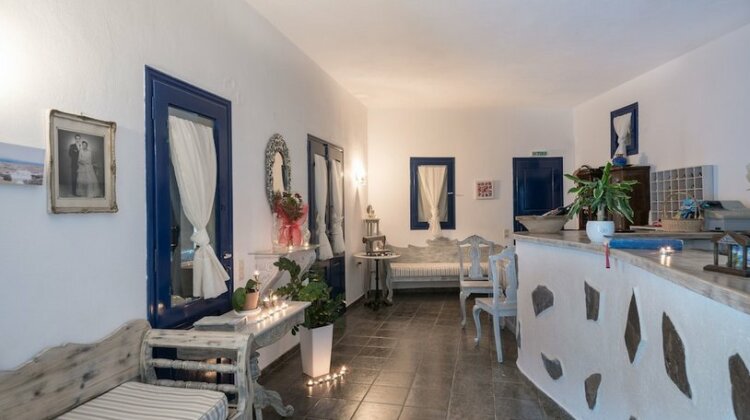 Agnadi Villa Santorini - Photo3