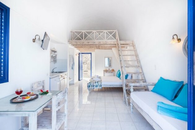 Agnadi Villa Santorini - Photo5