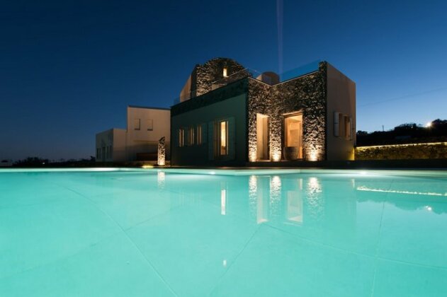 Amaranthine - Photo2