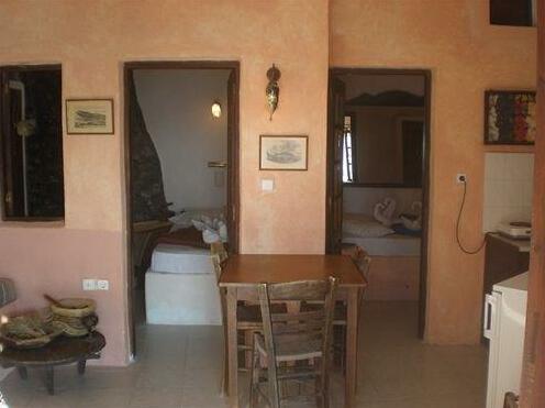 Amoudi Villas - Photo4