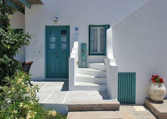 Anemoessa Rooms & Studios - Photo2