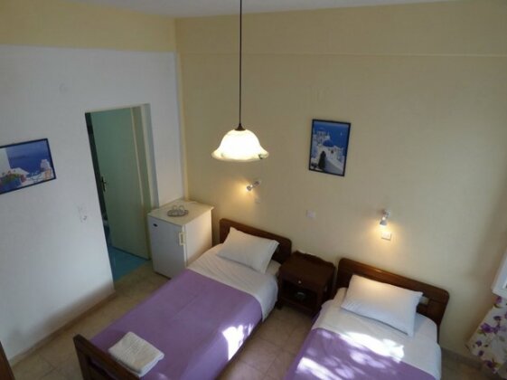 Anna Maria Rooms Perissa Santorini - Photo3