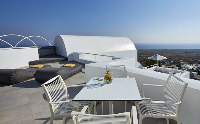 Aperanto Suites - Photo4