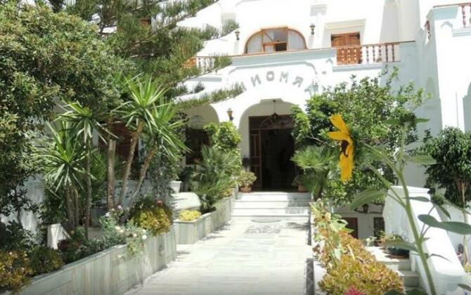 Armonia Hotel Kamari - Photo3