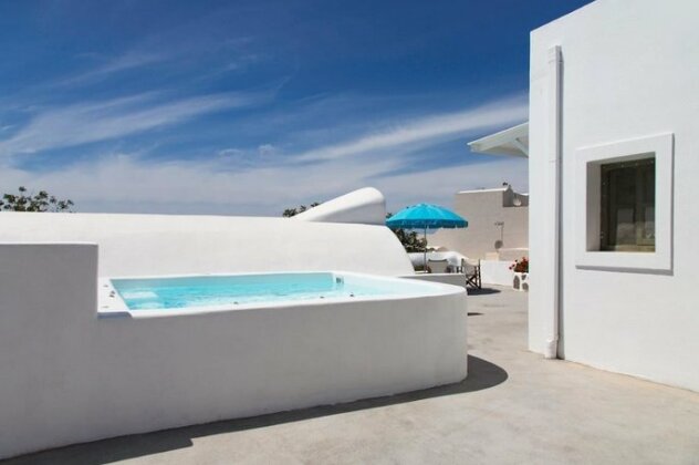 Ayoba Santorini - Photo2