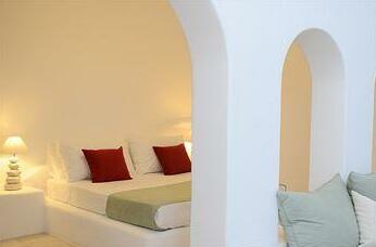 Black Rose Beach Suites - Photo3