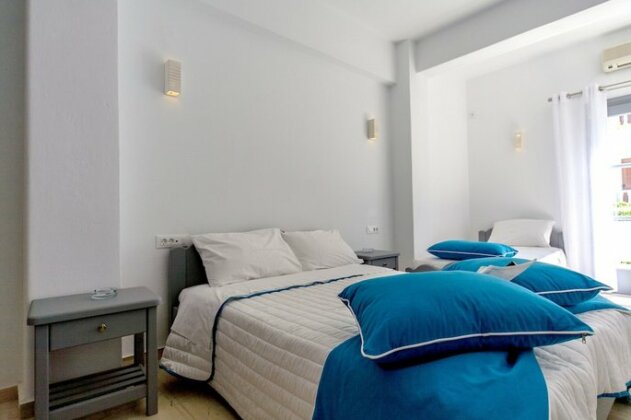Blue Waves Suites & Apartments - Photo4