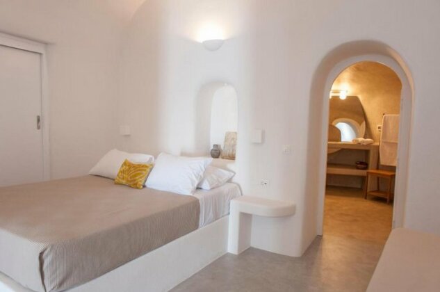 Bluedome Cavehouses - Photo3