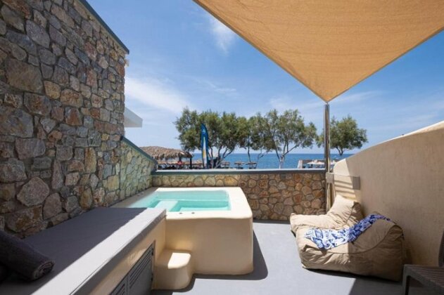 Cyclops Beach Apartments - Photo2