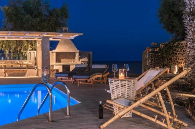 Damma Beachfront Luxury Villa - Photo2