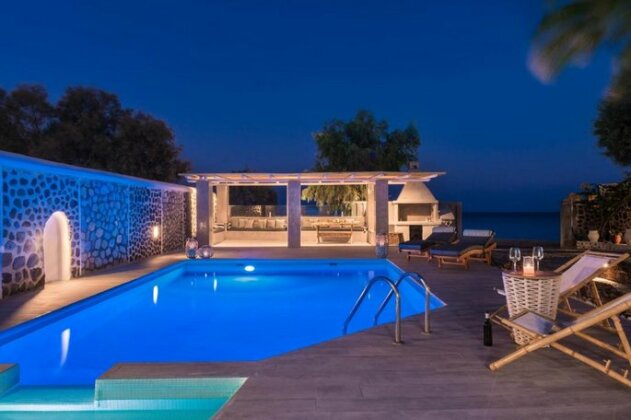 Damma Beachfront Luxury Villa - Photo5