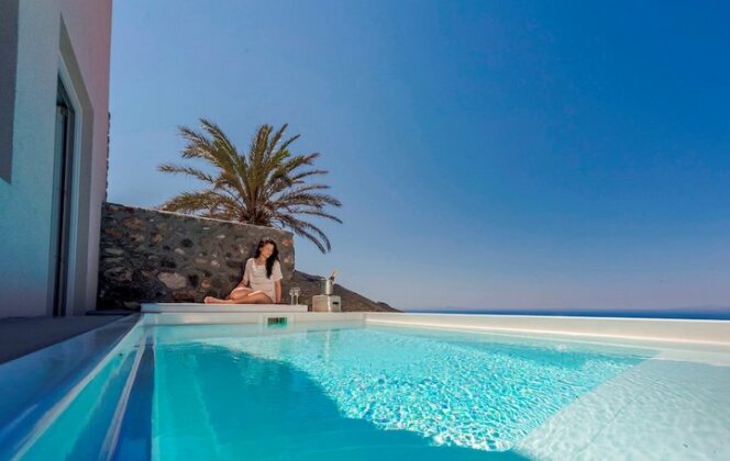 Elysian Santorini - Photo2