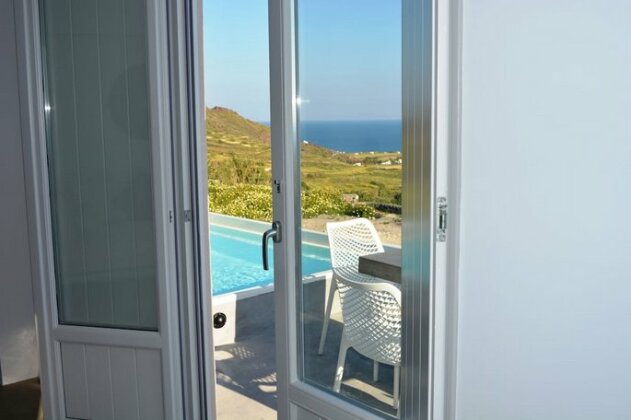 Elysian Santorini - Photo3