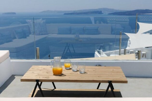 Enalion White Suites Oia - Photo2