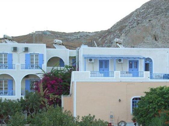Esperides Villas Kamari - Photo2