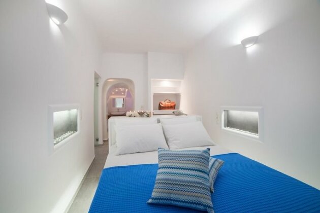 Fira Deep Blue Suites - Photo4