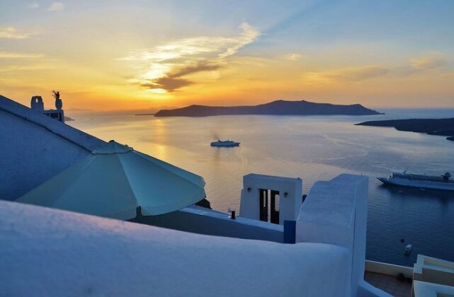 Fira White Residence - Photo2