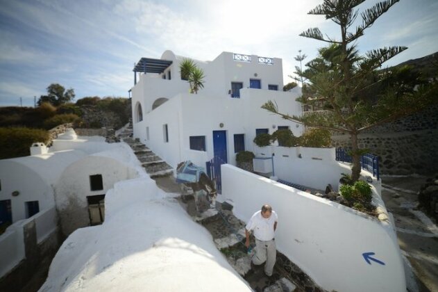 Georgis Apartments - Photo2