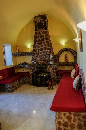 Georgis Apartments - Photo3
