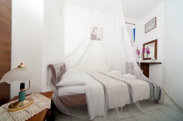 Georgis Apartments - Photo4