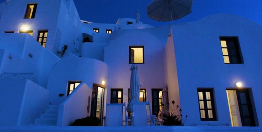 Ikies Traditional Houses Santorini - Photo4
