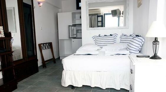 Imerovigli Palace Luxury Suites - Photo4