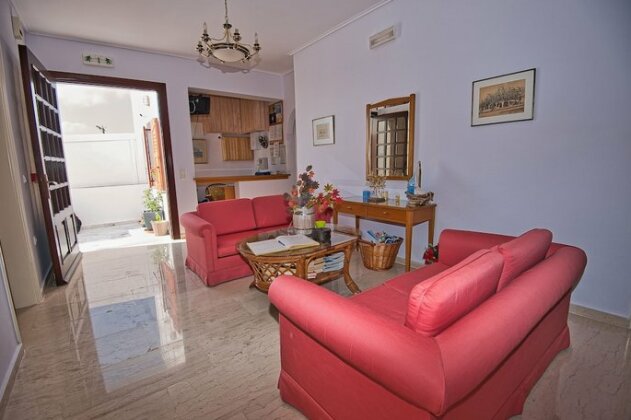 Irini's Rooms Fteoura - Photo3