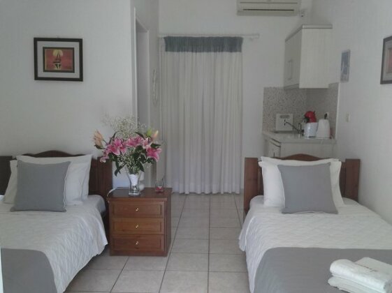 Kiklamino Studios & Apartments - Photo4