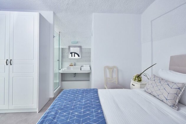 La Maltese Oia Luxury Suites - Photo5