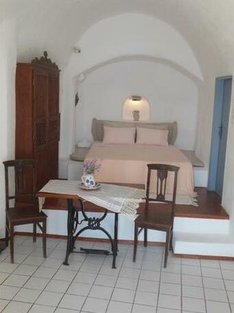 Lava Oia's - Photo5