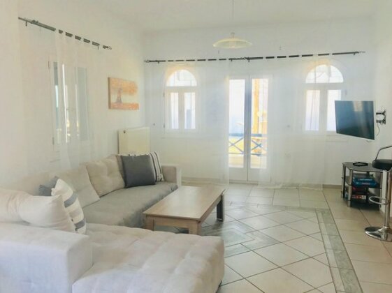 Liberty Apartment Santorini - Photo2