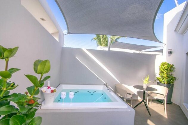 Marquise Suites - Adults Only - Photo2