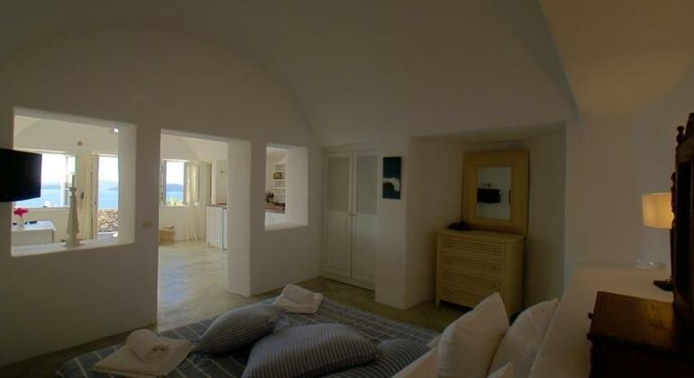 Nostos Apartments Santorini - Photo2
