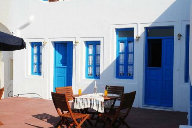 Oia Cave Houses - Photo4