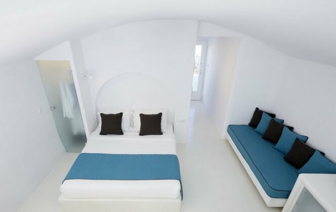 Oia Collection Boutique Suites - Photo2