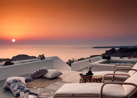 Oia Santo Maris Luxury Suites and Spa - Photo2