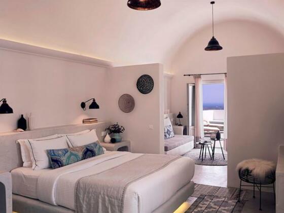 Oia Santo Maris Luxury Suites and Spa - Photo3