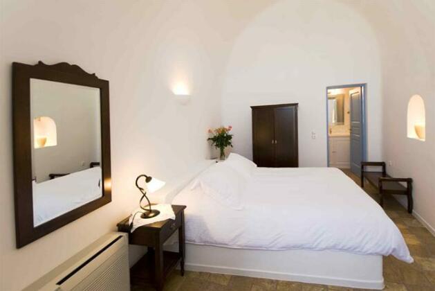 Pantelia Suites - Photo4