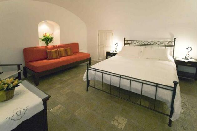 Pantelia Suites - Photo5