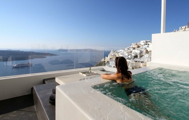 Porto Fira Villas - Photo2