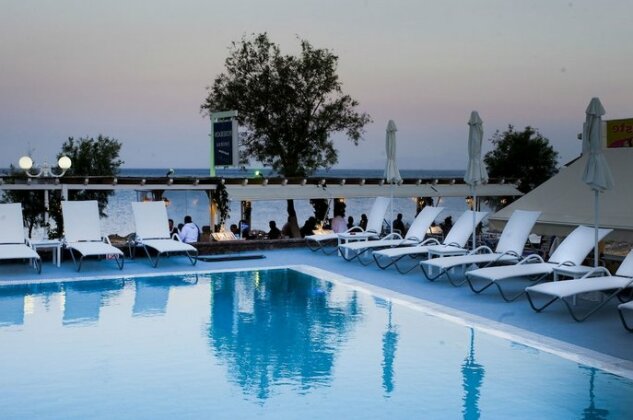 Poseidon Beach Hotel Santorini - Photo2