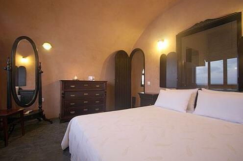 Ramni House Oia Greece - Photo4
