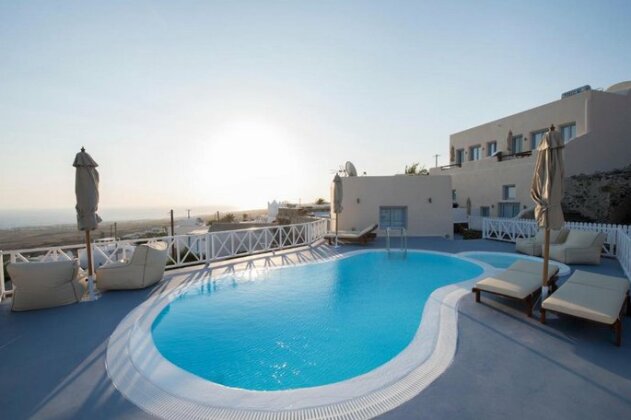 Red Stone Villa Santorini - Photo4