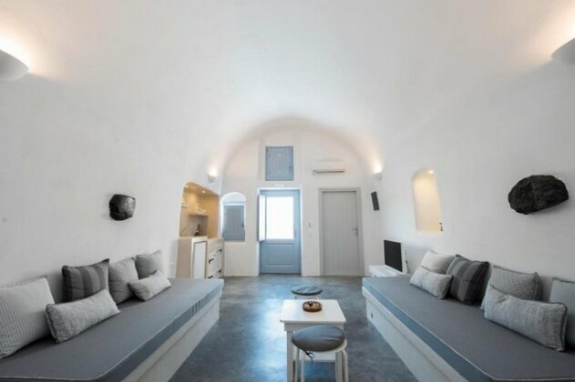 Red Stone Villa Santorini - Photo5