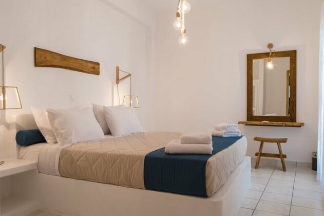 Santorini Crystal Blue Suites - Photo4