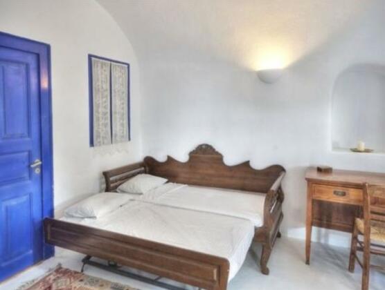 Santorini Houses For Rent - Photo2