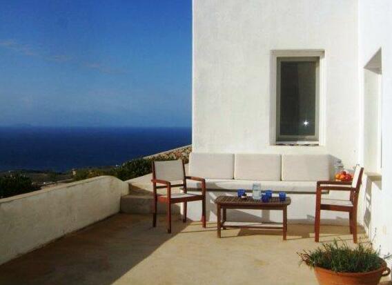 Santorini Houses For Rent - Photo4